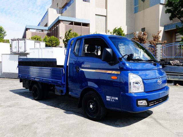 《僅跑二萬》大單廂PORTER+2.5呎油壓尾門《自排》  第3張相片