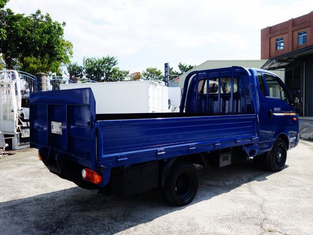 《僅跑二萬》大單廂PORTER+2.5呎油壓尾門《自排》  第4張相片