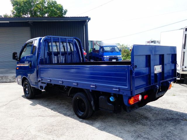 《僅跑二萬》大單廂PORTER+2.5呎油壓尾門《自排》  第6張相片