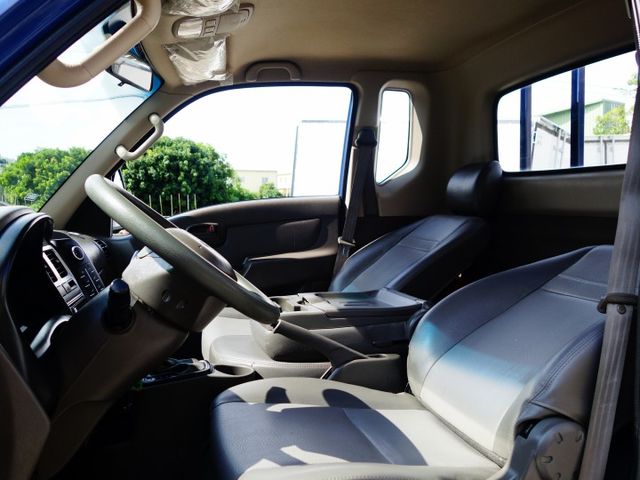 《僅跑二萬》大單廂PORTER+2.5呎油壓尾門《自排》  第8張相片