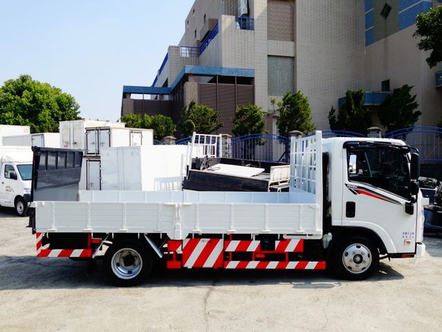 《僅跑一萬》ISUZU加長型14呎訂製鐵斗+免加尿素《5呎四軸尾門》  第20張相片