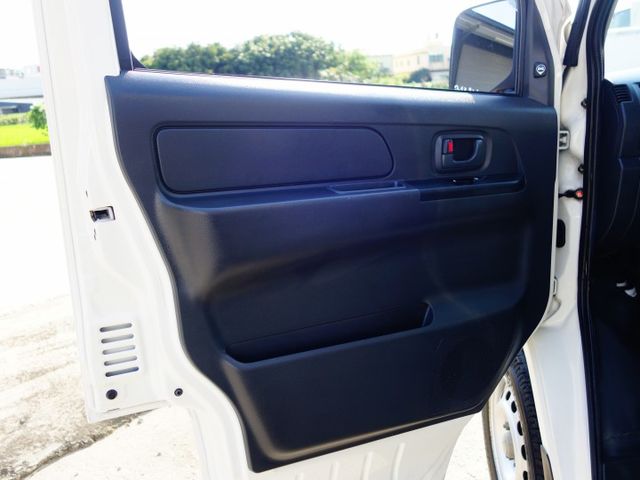 《僅跑2萬》菱利A210強大負重的最佳選擇車箱加長10CM冷凍車《自排》  第8張相片