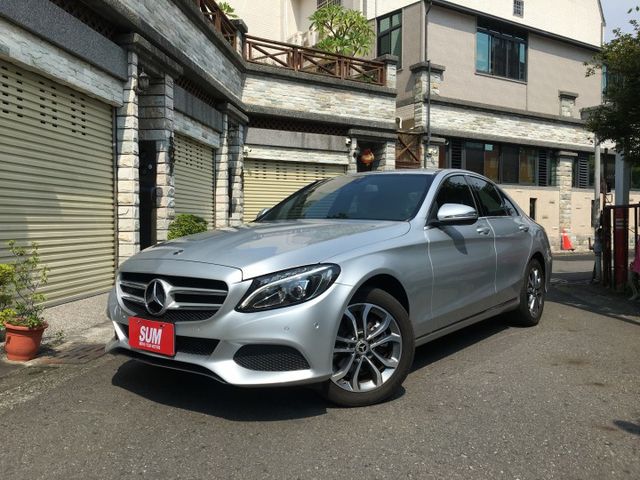 總代理一手車.全車原鈑件.7安.I-KEY.雙區恆溫.LED頭燈.多媒體主機.雙電動椅.後座出風口.可全貸  第1張相片