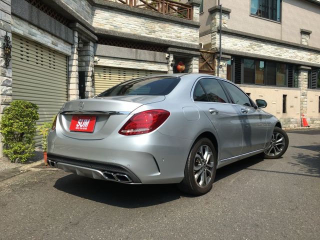 總代理一手車.全車原鈑件.7安.I-KEY.雙區恆溫.LED頭燈.多媒體主機.雙電動椅.後座出風口.可全貸  第4張相片