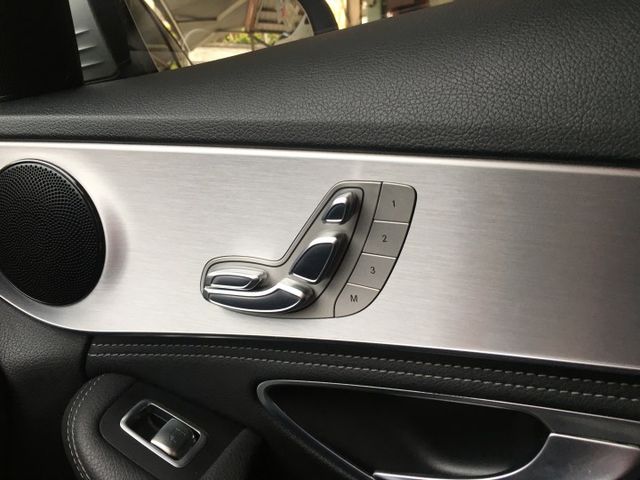 總代理一手車.全車原鈑件.7安.I-KEY.雙區恆溫.LED頭燈.多媒體主機.雙電動椅.後座出風口.可全貸  第17張相片