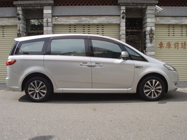 頂級版.4安.電動椅.全車環景.定速系統.恆溫空調.I-KEY.電動天窗.循跡防滑.HID頭燈.超值國產豪華MPV  第3張相片