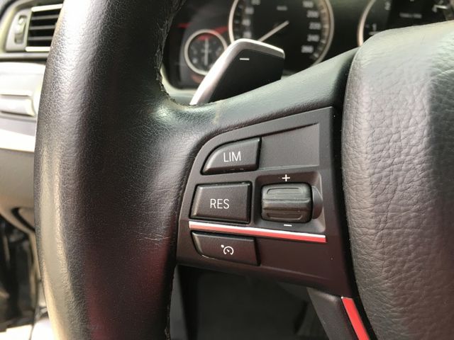 僅跑7萬多.總代理520D.全車原鈑件.6安.換檔撥片.雙前座電動椅.i-DRIVE系統.定速系統.倒車顯影.  第9張相片