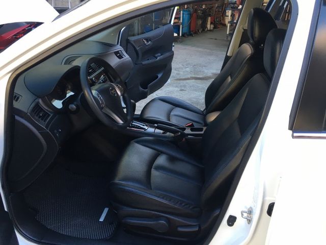 一手車/全車原鈑件/旗艦型/四安/盲點偵測/定速系統/I/KEY/雙區恆溫/巡跡防滑/後座出風口/扣牌至115/8月  第5張相片