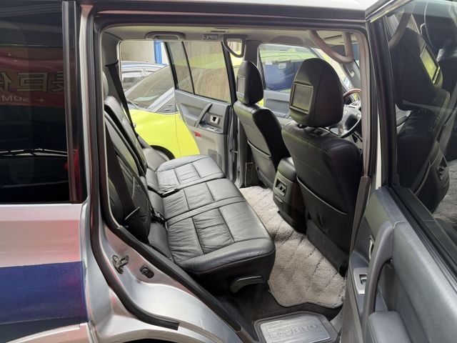 全車原鈑件/7人座/4WD/大螢幕安卓機/5速手自排/電動椅/後座出風口/天窗/越野王者  第7張相片