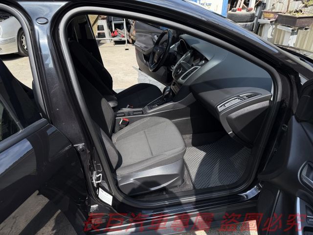 1.0渦輪增壓引擎/全車原鈑件/四安/大螢幕安卓機/定速系統/換檔撥片/怠速自動啟停/正時皮帶剛更換/經濟實用  第6張相片