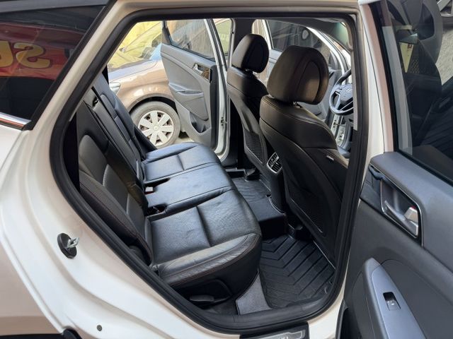 1.6渦輪尊貴版/全景天窗/I-KEY/大螢幕安卓機/6安氣囊/手自排/電動椅/LED頭燈/電動尾門/超值休旅  第7張相片