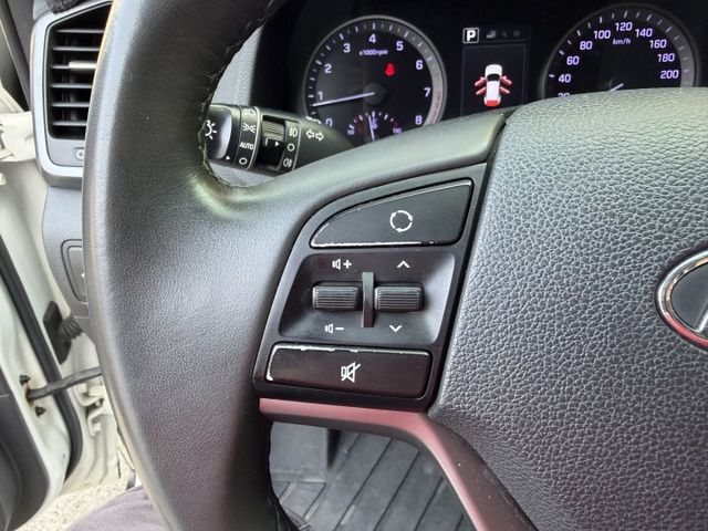 1.6渦輪尊貴版/全景天窗/I-KEY/大螢幕安卓機/6安氣囊/手自排/電動椅/LED頭燈/電動尾門/超值休旅  第11張相片