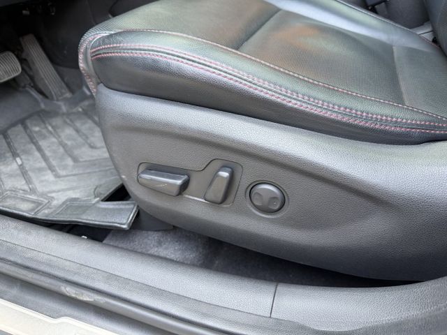 1.6渦輪尊貴版/全景天窗/I-KEY/大螢幕安卓機/6安氣囊/手自排/電動椅/LED頭燈/電動尾門/超值休旅  第15張相片