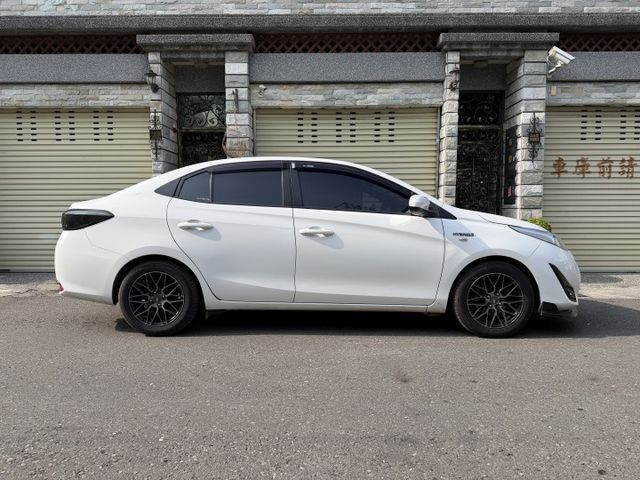 全車原版件/雙安/大螢幕安卓機/光感應頭燈/電動收折後視鏡/7速手自排/循跡防滑系統/胎壓顯示/不敗首選  第3張相片