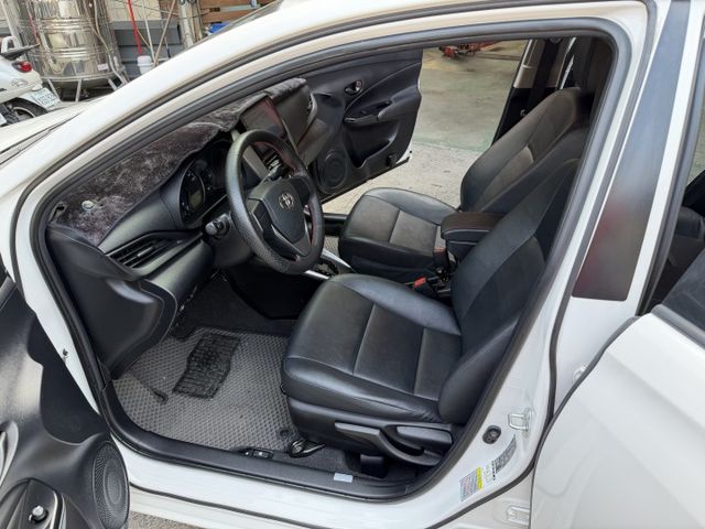 全車原版件/雙安/大螢幕安卓機/光感應頭燈/電動收折後視鏡/7速手自排/循跡防滑系統/胎壓顯示/不敗首選  第5張相片