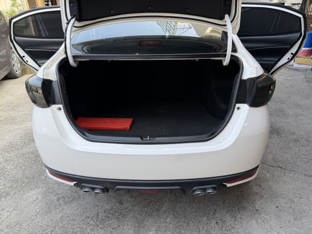 全車原版件/雙安/大螢幕安卓機/光感應頭燈/電動收折後視鏡/7速手自排/循跡防滑系統/胎壓顯示/不敗首選  第8張相片