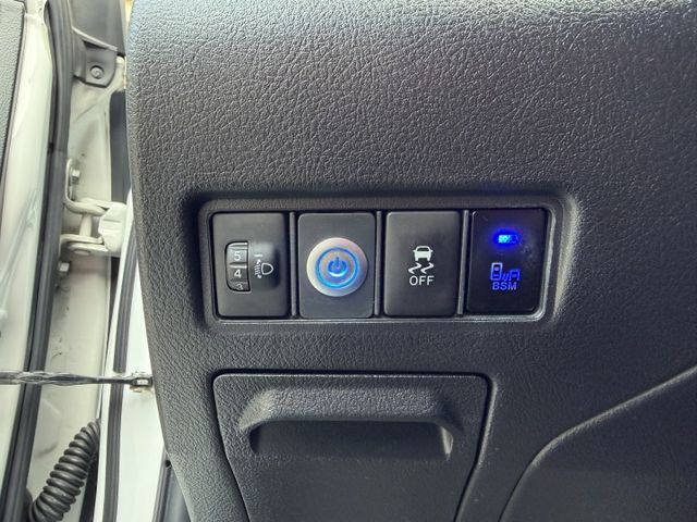 全車原版件/雙安/大螢幕安卓機/光感應頭燈/電動收折後視鏡/7速手自排/循跡防滑系統/胎壓顯示/不敗首選  第10張相片