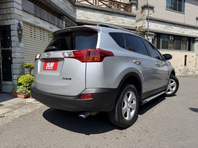 全車原鈑件/6安全氣囊/大螢幕安卓機/電動尾門/雙區恆溫/定速/I-KEY/電動椅/車頂架/電動天窗  第4張相片