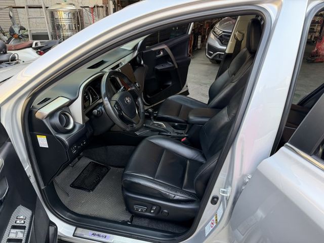 全車原鈑件/6安全氣囊/大螢幕安卓機/電動尾門/雙區恆溫/定速/I-KEY/電動椅/車頂架/電動天窗  第5張相片