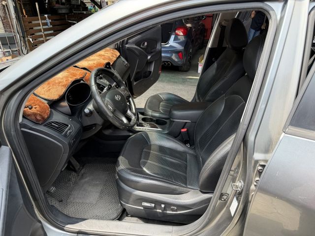 整備中/尊貴型/定速系統/雙安/電動椅/多媒體主機/雙區恆溫/6速手自排/行李架/便宜好用  第5張相片