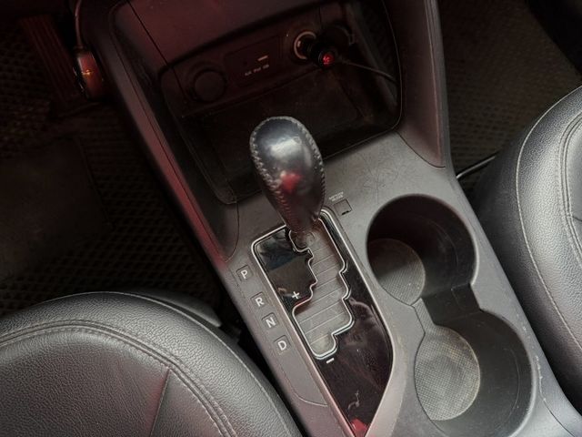 整備中/尊貴型/定速系統/雙安/電動椅/多媒體主機/雙區恆溫/6速手自排/行李架/便宜好用  第9張相片