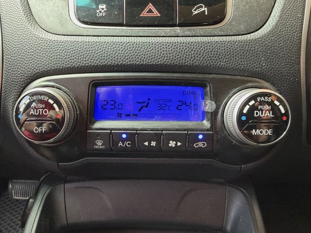 整備中/尊貴型/定速系統/雙安/電動椅/多媒體主機/雙區恆溫/6速手自排/行李架/便宜好用  第12張相片