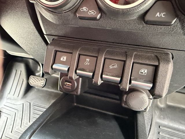 6安氣囊/大螢幕安卓機/ALL GRIP四傳系統/定速/恆溫空調/正統越野血統/個性吸睛  第10張相片