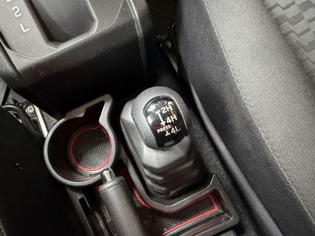 6安氣囊/大螢幕安卓機/ALL GRIP四傳系統/定速/恆溫空調/正統越野血統/個性吸睛  第14張相片