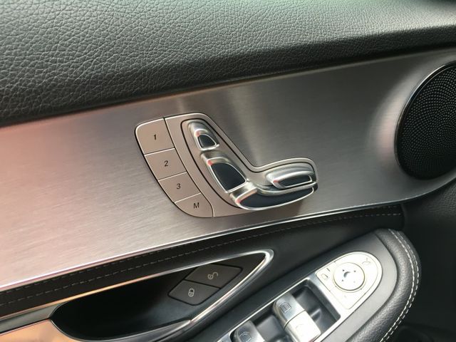 總代理一手車.全車原鈑件.7安.I-KEY.雙區恆溫.LED頭燈.多媒體主機.雙電動椅.後座出風口.可全貸  第16張相片