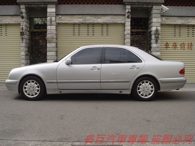 一手車.僅跑8萬多.里程保證.6安.雙電動椅.天窗.定速系統.雙區恆溫.真皮皮椅.全車距雷達.車況絕佳.大器華貴  第2張相片