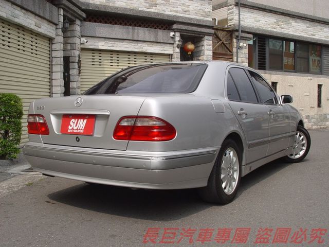 一手車.僅跑8萬多.里程保證.6安.雙電動椅.天窗.定速系統.雙區恆溫.真皮皮椅.全車距雷達.車況絕佳.大器華貴  第4張相片