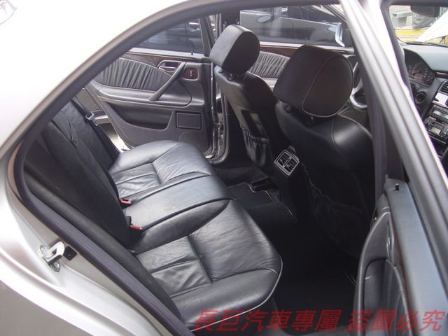 一手車.僅跑8萬多.里程保證.6安.雙電動椅.天窗.定速系統.雙區恆溫.真皮皮椅.全車距雷達.車況絕佳.大器華貴  第7張相片