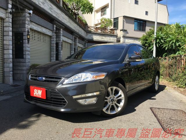 柴油渦輪.四安+膝部氣囊.定速系統.雙區恆溫.音響快控鍵.後座出風口.循跡防滑.歐系血統超值房車  第1張相片