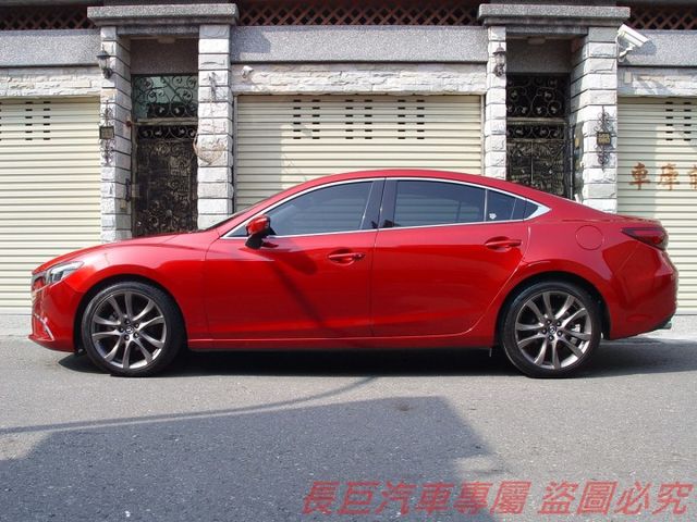柴油旗艦型.全車原鈑件.僅跑約9萬.6安.車道維持.盲點偵測.手自排.雙區恆溫.電動椅.BOSE喇叭.可全貸  第2張相片
