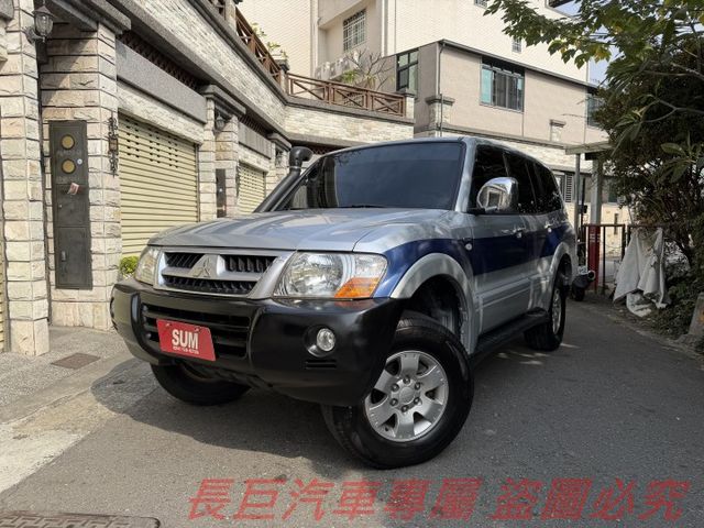 全車原鈑件/7人座/4WD/大螢幕安卓機/5速手自排/電動椅/後座出風口/天窗/越野王者  第1張相片