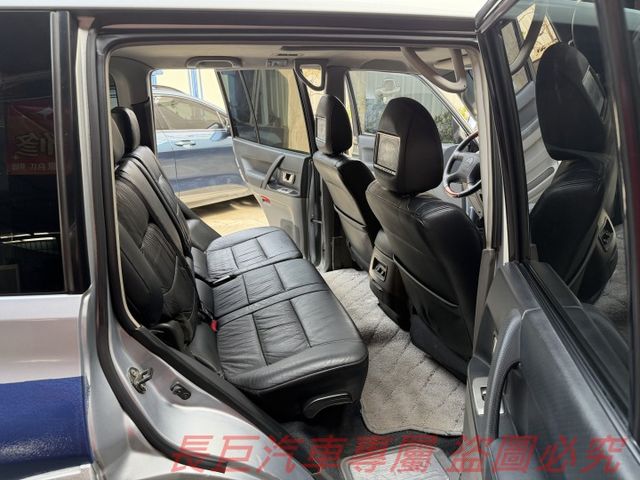 全車原鈑件/7人座/4WD/大螢幕安卓機/5速手自排/電動椅/後座出風口/天窗/越野王者  第7張相片