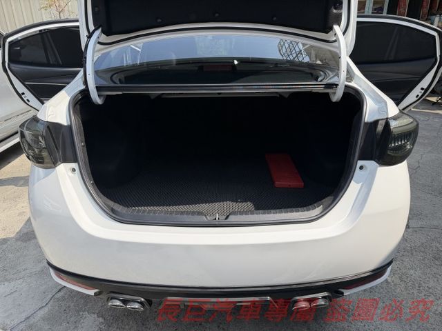 全車原版件/雙安/大螢幕安卓機/光感應頭燈/電動收折後視鏡/7速手自排/循跡防滑系統/胎壓顯示/不敗首選  第8張相片