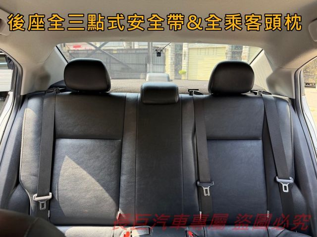 全車原版件/雙安/大螢幕安卓機/光感應頭燈/電動收折後視鏡/7速手自排/循跡防滑系統/胎壓顯示/不敗首選  第19張相片
