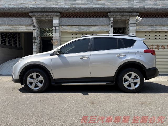 全車原鈑件/6安全氣囊/大螢幕安卓機/電動尾門/雙區恆溫/定速/I-KEY/電動椅/車頂架/電動天窗  第2張相片
