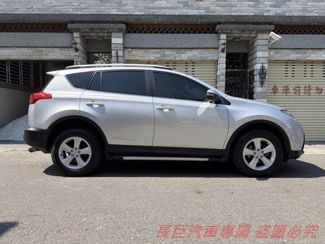 全車原鈑件/6安全氣囊/大螢幕安卓機/電動尾門/雙區恆溫/定速/I-KEY/電動椅/車頂架/電動天窗  第3張相片