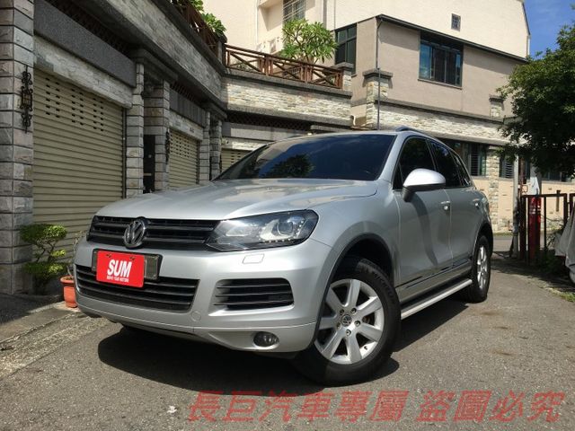 全車原鈑件.低里程.6安.全景天窗.雙前電動椅.4WD.換檔撥片.定速系統.電動尾門.有力好開.大器豪華!  第1張相片