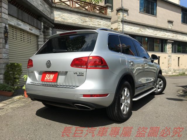 全車原鈑件.低里程.6安.全景天窗.雙前電動椅.4WD.換檔撥片.定速系統.電動尾門.有力好開.大器豪華!  第4張相片