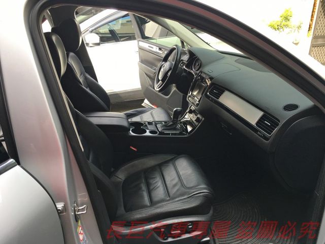 全車原鈑件.低里程.6安.全景天窗.雙前電動椅.4WD.換檔撥片.定速系統.電動尾門.有力好開.大器豪華!  第6張相片