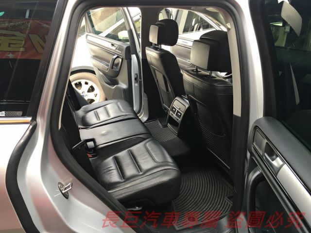 全車原鈑件.低里程.6安.全景天窗.雙前電動椅.4WD.換檔撥片.定速系統.電動尾門.有力好開.大器豪華!  第7張相片