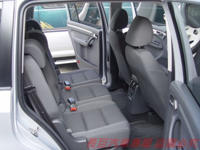 1.6柴油渦輪引擎.全車原鈑件.原廠保養.倒車顯影.6安.車頂行李架.7速手自排.超搶手.可全貸  第7張相片