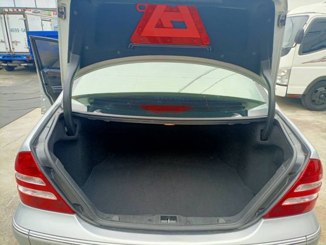 C-CLASS SEDAN W203  第15張相片