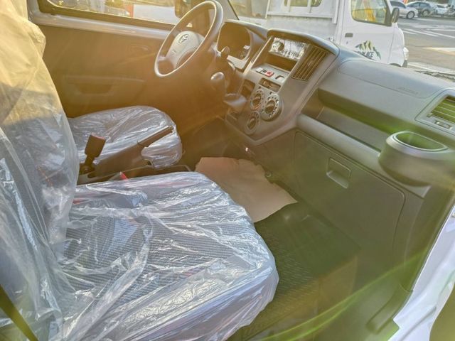 全新領牌車 手排  買車就送前後行車記錄器 新車保固到2026年8月  第6張相片