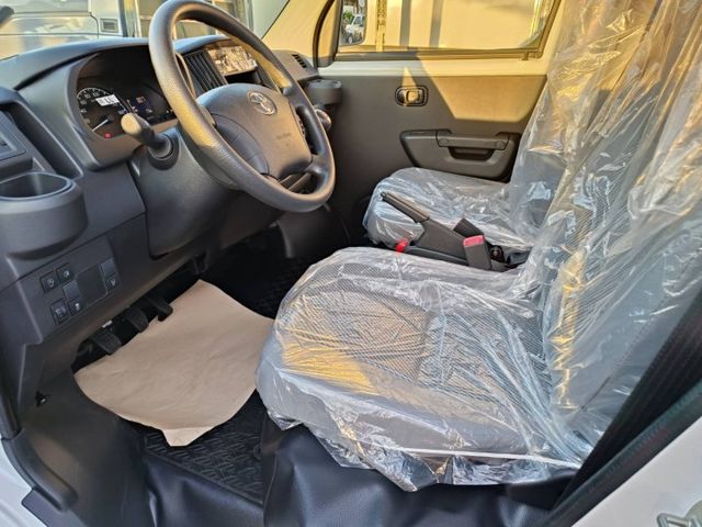 全新領牌車 手排  買車就送前後行車記錄器 新車保固到2026年8月  第7張相片