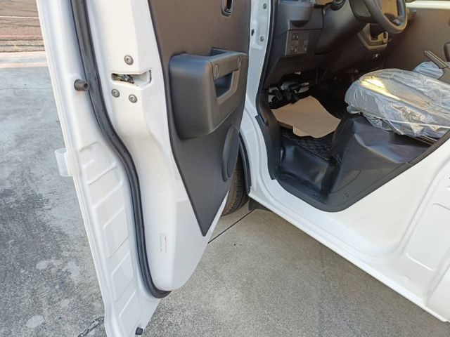 全新領牌車 手排  買車就送前後行車記錄器 新車保固到2026年8月  第10張相片
