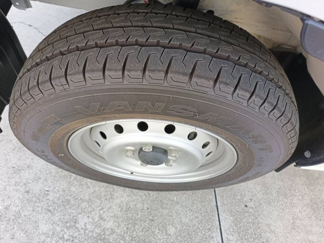 全新領牌車 手排  買車就送前後行車記錄器 新車保固到2026年8月  第11張相片